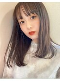 人気のオリーブベージュ