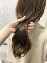 インビテーション(invitation) ロングヘアー・柔らかセピアベージュ・艶ベージュ