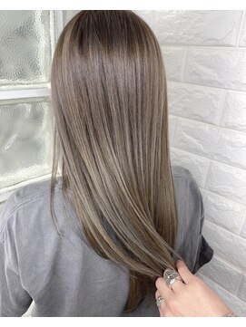 ロア 中目黒(loa) レイヤーロング/グレーベージュ/黒髪/前髪パーマ[中目黒]