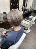 くすみがかったスモーキーなホワイトベージュ【別府】