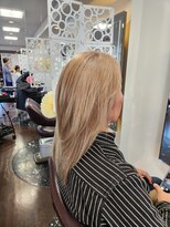 榮(Salon de 榮)&nbsp;レイヤーカット×ブロンドベージュ
