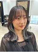 ＊黒髪インナーカラーホワイトグレーイヤリングカラーグレージュ