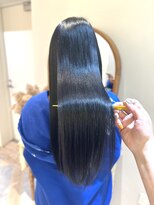 アンド ラ ブランシュ(&.La Blanche)&nbsp;レイヤーカット/ブラックカラー/夏のヘアアレンジ/髪質改善