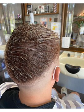 アールズ ヘア(R's hair) スキンフェード茶髪金メッシュ　印西　理容室　barber