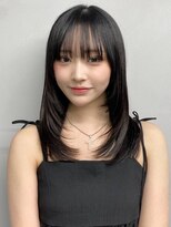 小顔 前髪 レイヤーカット くびれヘア ハイライトカラー"