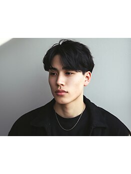 《平日/土は21時まで営業》セットが簡単なメンズパーマ/ビジネスヘアが高評価な横須賀中央駅のメンズサロン