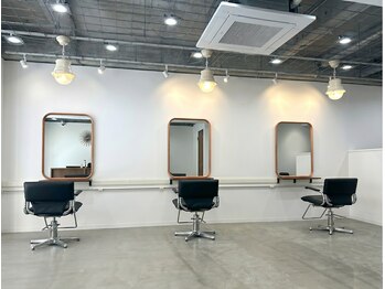 Moniqueの写真/大通りの喧騒を離れ、私だけの静かな時間を。人目を気にせず相談できる、大人のための隠れ家サロン。