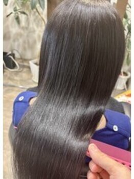 ヘアー ラウンジ コン モア(hair lounge Comme moi)の写真/メテオストレートでツヤ髪へ