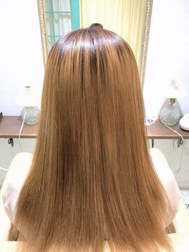 アルコイリスバイドールヘアー(ARCOIRIS by Dollhair) くすみカラー切りっぱなし濡れ髪くびれショート大阪都島髪質改善