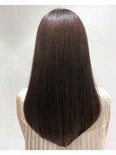髪質改善　酸熱トリートメント　￥11000　髪質改善といえばこれ！憧れのツヤさらストレートに！