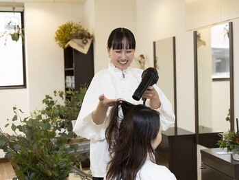 ヘアー マインド(hair MIND)の写真/《40代からのお悩み解決salon》少人数制の落ち着いた店内で話しにくいお悩みに真剣に寄り添います。