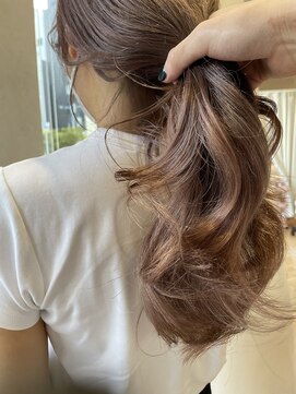 ニーゼロゼロナナ(2007) ラベンダーベージュ