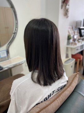 ビィーワンイースト(Be 1 EAST) ミディアムカット