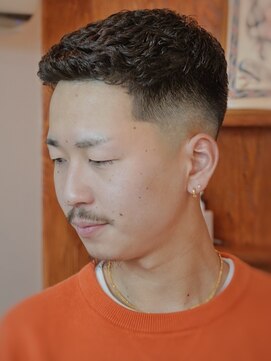 ロマンズヘッド(浪漫頭髪 ROMAN’S HEAD) 三軒茶屋メンズサロン　アイロンパーマ