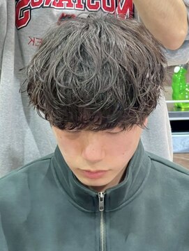 アウラ(AURA) 盛岡駅シャドウパーマ波巻きパーマツイスパマッシュ緩め強め30代