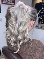 ブレイズヘアー(BLAZEhair)&nbsp;【女子に人気】ホワイトミルクティグレージュ×ブリーチ２回