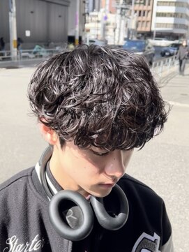 ノイセルヘアー(Noisyle Men's hair) リバースセンターパート/ニュアンスパーマ/ダウンバング/MEN'S◎