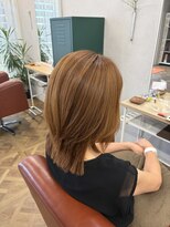 マルクヘアケア(MALQ HAIR CARE) 明るめベージュカラーでくびれミディアムヘア