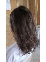 ハグ(Hug)&nbsp;ミディアム×アッシュベージュ