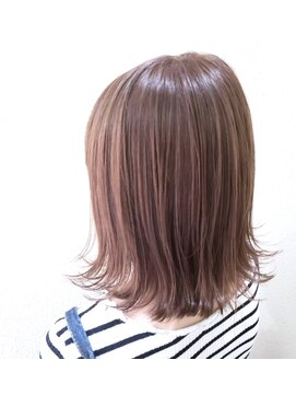 エレン バイ アルティナ(Ellen by artina) 外ハネロブ×フォギーベージュ【Ellen新宿】