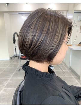 イズミ(izumi) ハイライトボブ