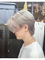 ギークス(GEEKS)&nbsp;【GEEKS渋谷】韓国風センターパートウルフ/シルバーホワイト