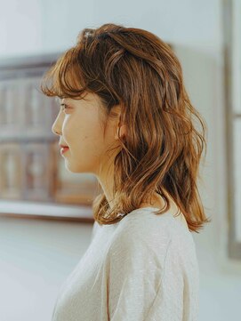シンシ(Cinci) パーマ風ミディアム