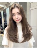 センターパート×透明感カラー 韓国ヘア 艶トリートメント