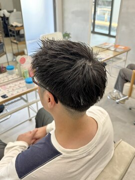 レヴィア(REVIA) メンズ刈り上げツーブロック短髪スタイルメンズカット