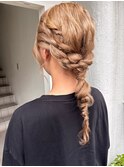 編みおろしポニーアレンジ
