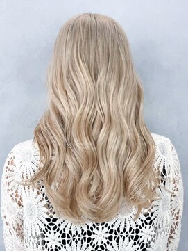 アルバム 池袋(ALBUM) ホワイトベージュダブルカラーブリーチハイトーン_ba561122