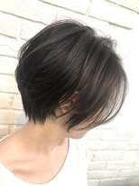 ビッケ(Vicke)&nbsp;動きのあるクールショートボブ/イルミナカラー/ハイライト