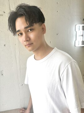 ヘアーワークス ヘルム 渋谷店(HAIR WORKS HELM) 【 HELM渋谷】センターパートマッシュ