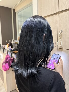 ヘアーアンドビューティーショップ エボルティー(hair&beauty shop EvoLuty) ブルーブラック