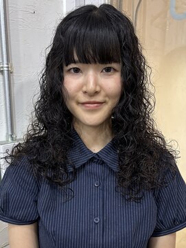 サル(saru) ふわふわスパイラルパーマ