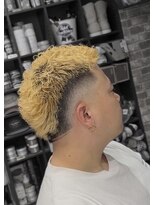 バーバースタイルクラブ(BARBER STYLE CLUB) 金髪×バーストフェード