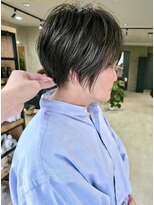 ハーフェン(HAfeN)&nbsp;【札幌円山美容室】オリーブグレー×丸みショート