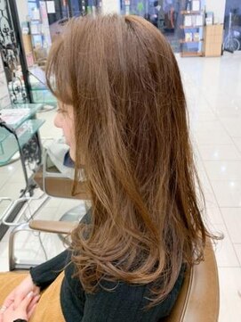 ミーティア バイ クアトロ(Meteor By QUATRO) 愛されゆるふわ巻き髪☆