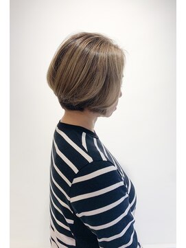 ビアンコ(BlANCO) 【BLANCO北堀江】ハイライトで白髪カバー大人ショート