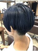 ブルーブラック刈り上げ前下がりショートヘア【延山styling】