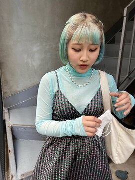 ビビト(bibito) bibito ルーツカラー ブリーチカラー ペールグリーン ボブ