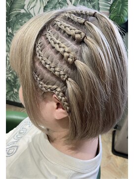 マドゥーズ ヘアショップ(Madoo's hair shop) コーンロウ