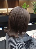 外ハネスタイル アンブレラカラー アッシュ