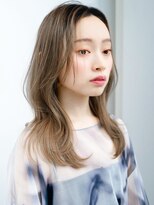 エインアンリー 表参道(AIN.ANLY.)&nbsp;ミルクティーアッシュことりベージュくびれミディデジタルパーマ