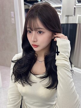 シイム(CYM) 自然体の美しさを引き出すカラーモカグレージュ