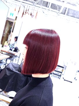 ゼストララ(ZEST Lara) 切りっぱなしボブ