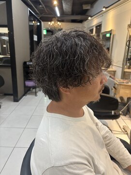 アイズ 海老名(AIZU) 波巻きパーマ　ミニウルフ　ツイストスパイラルパーマ　縦落ち