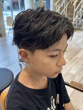 クラップス 横須賀中央店(CLAPS) センターパートスパイラルパーマツーブロック刈り上げメンズヘア