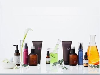 スティーナ(SUTEANA)の写真/【本格アロマヘッドスパ】頭皮のバリア機能を高めることで、健やかな髪へと導きます。