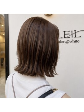 ソレイユ ホワイト(SOLEIL white) 結べる，切りっぱなしボブ
